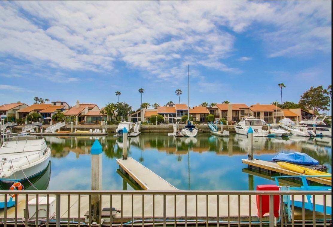 87 Kingston Court West - 187 Kingston Court West87 Kingston Court West #1 - Photo 3 of 10