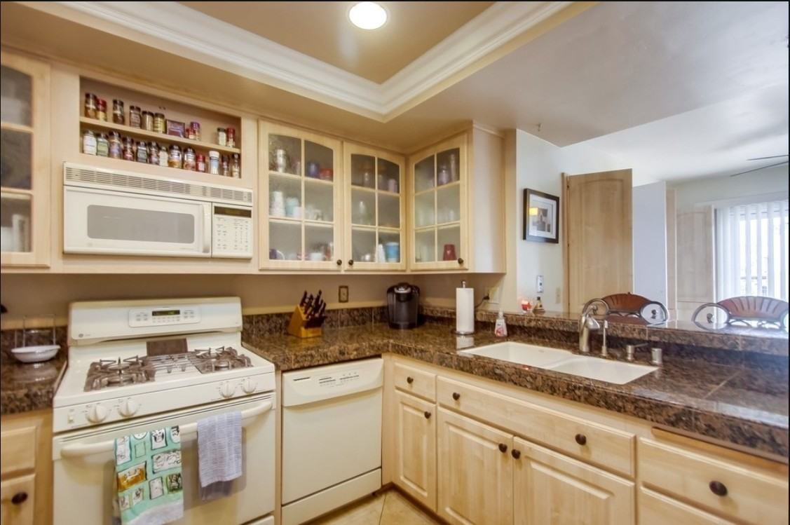 87 Kingston Court West - 187 Kingston Court West87 Kingston Court West #1 - Photo 6 of 10