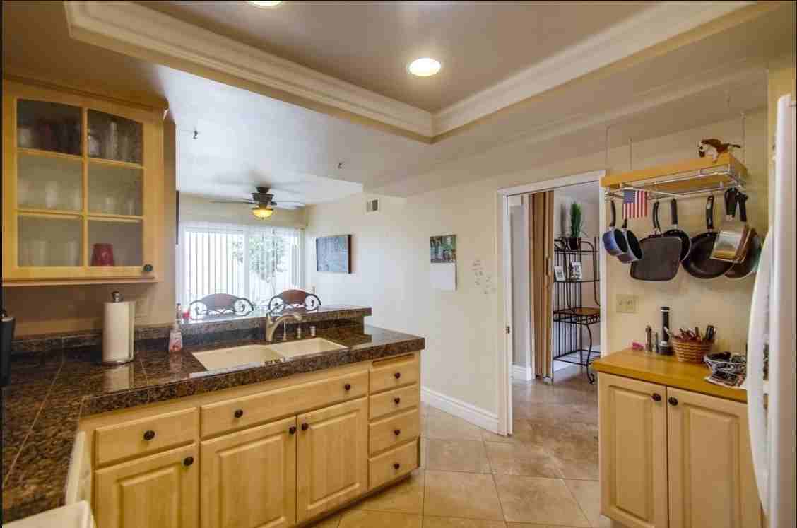 87 Kingston Court West - 187 Kingston Court West87 Kingston Court West #1 - Photo 7 of 10