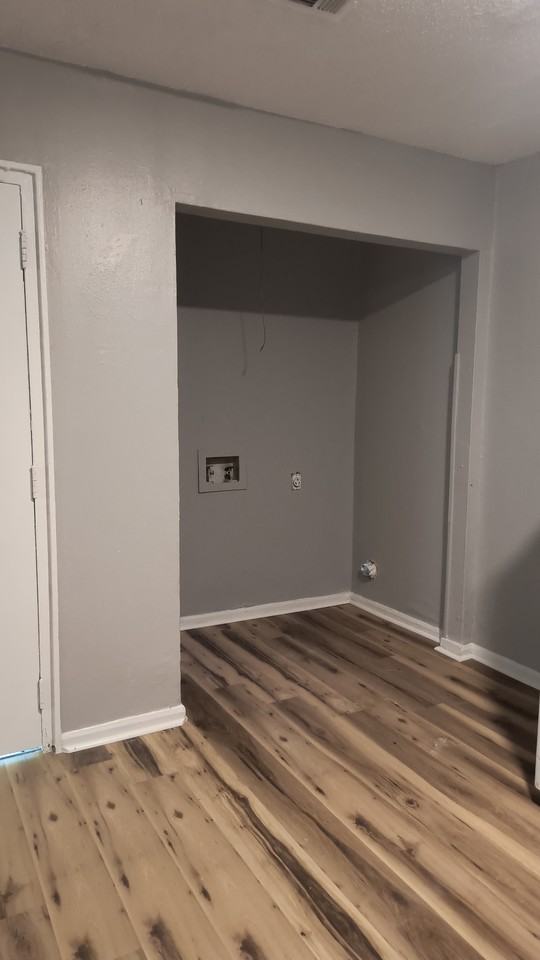 1107 S Cypress St #1 - Photo 3 of 10