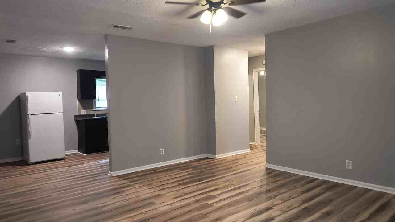 1107 S Cypress St #1 - Photo 4 of 10