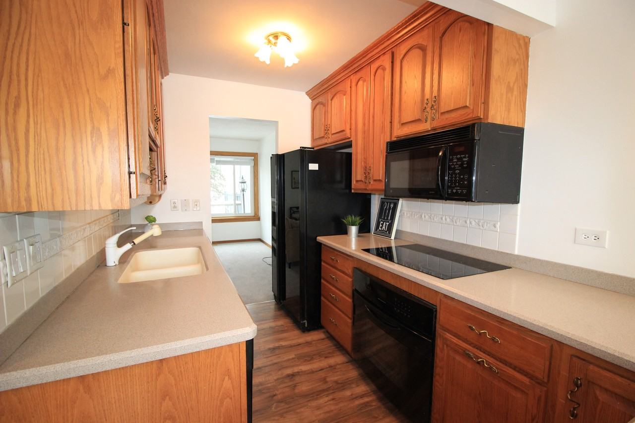 493 Shadow Lake Bay - 1 #1 - Photo 4 of 17