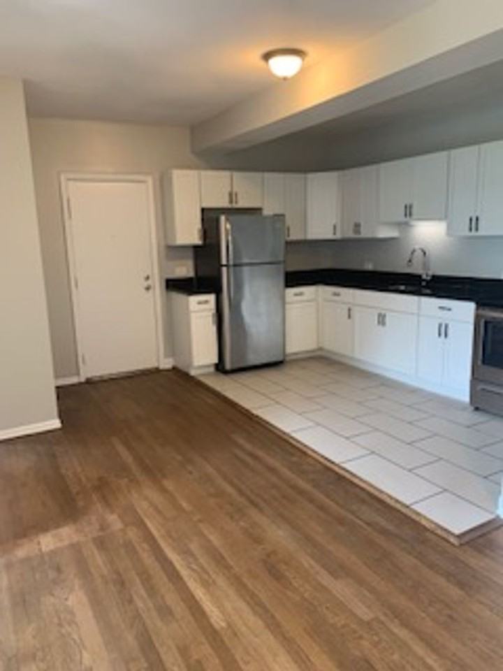 1714 W Jonquil Ter #2E - Photo 2 of 14