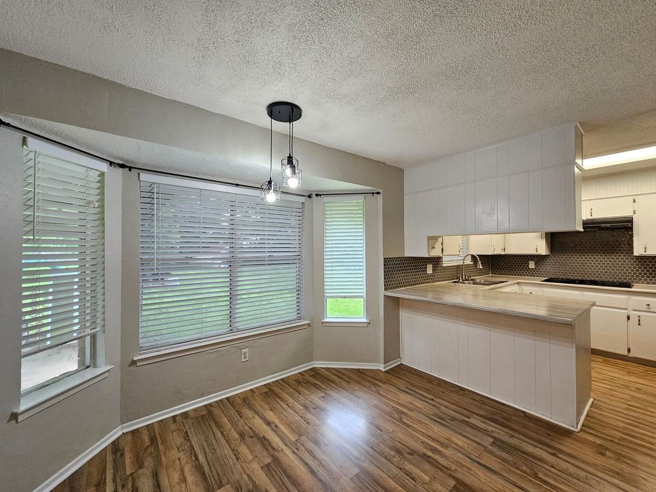 2301 Zinnia Ct - Photo 5 of 25