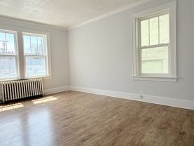 524 Pitt St W #103 - Photo 1 of 1
