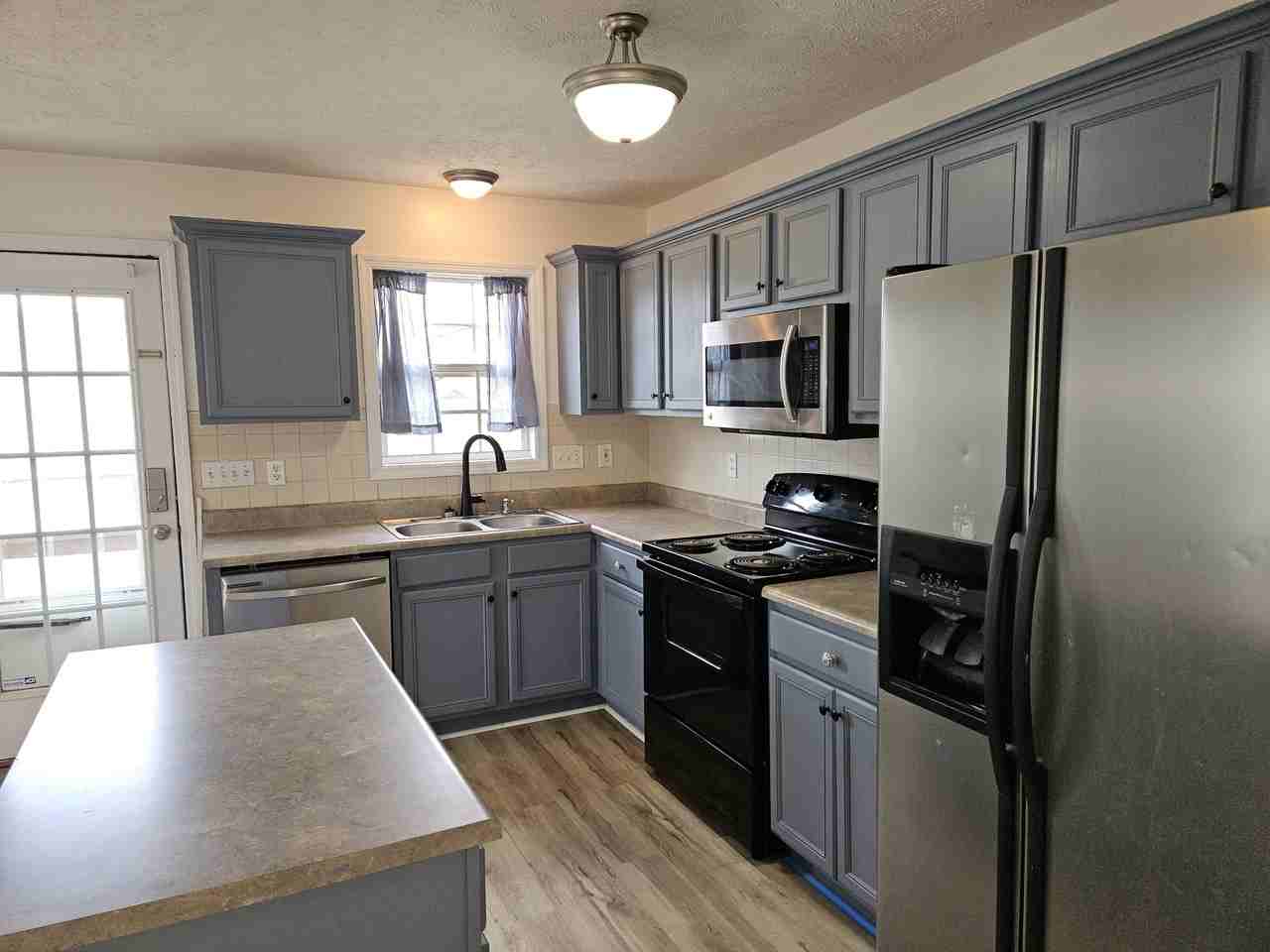 908 Broadmore Dr #1 - Photo 6 of 22