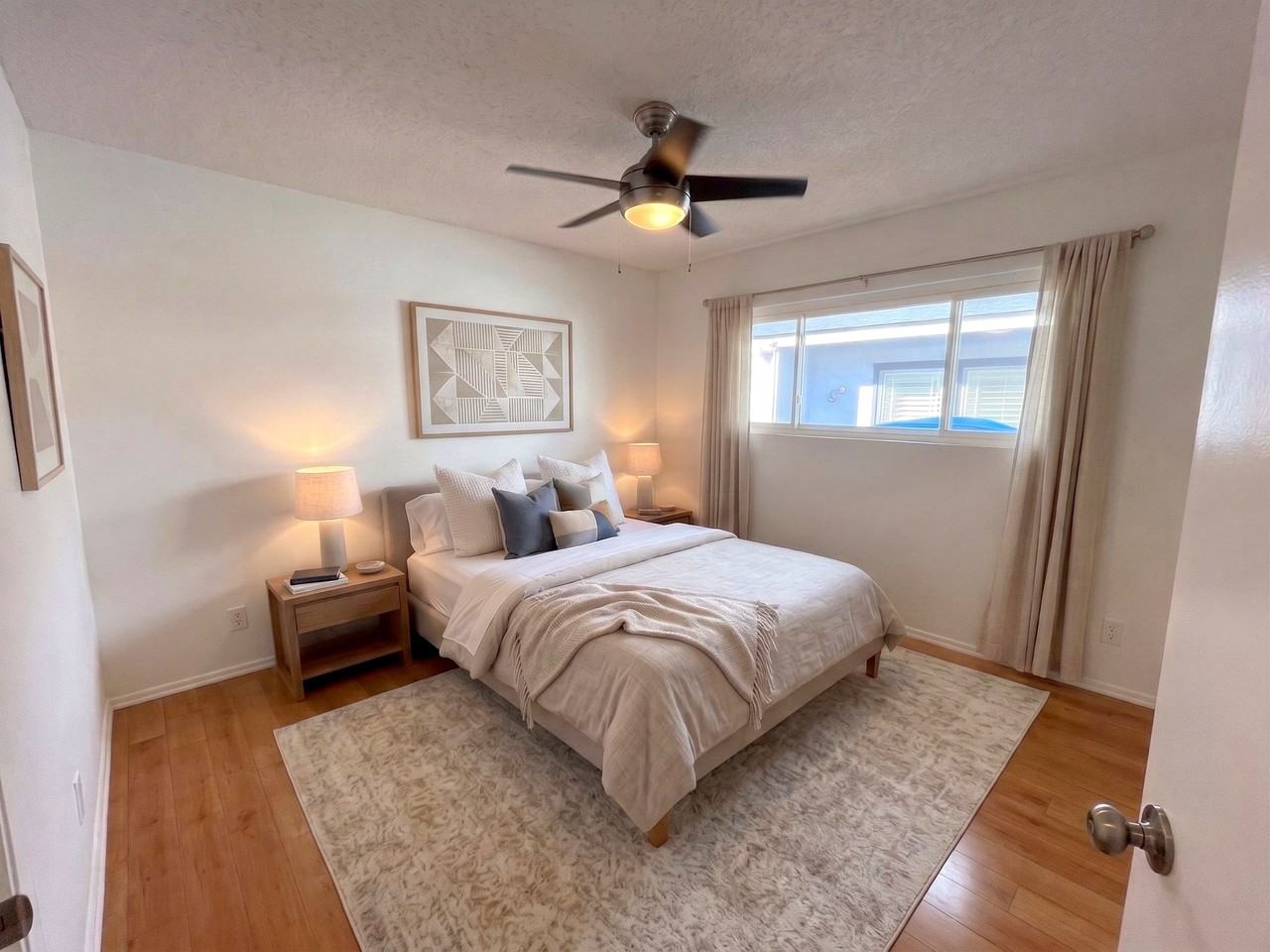 445 E Magnolia Blvd - Photo 3 of 15
