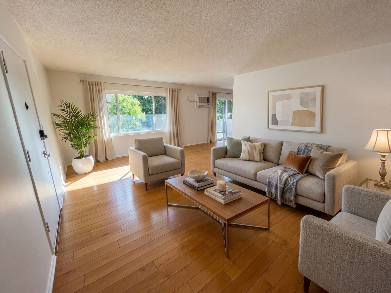 445 E Magnolia Blvd - Photo 4 of 15