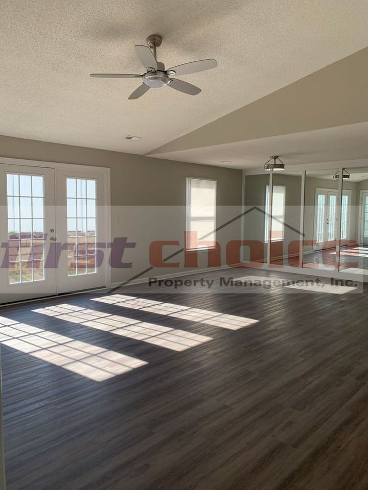 1750 Ridgefield Ct - Photo 3 of 40