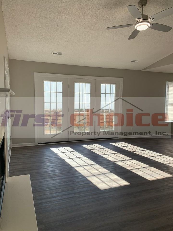 1750 Ridgefield Ct - Photo 4 of 40