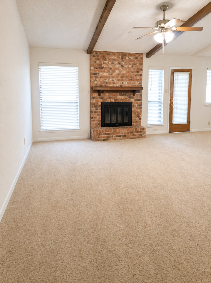 2905 Fairlane Dr - Photo 3 of 11