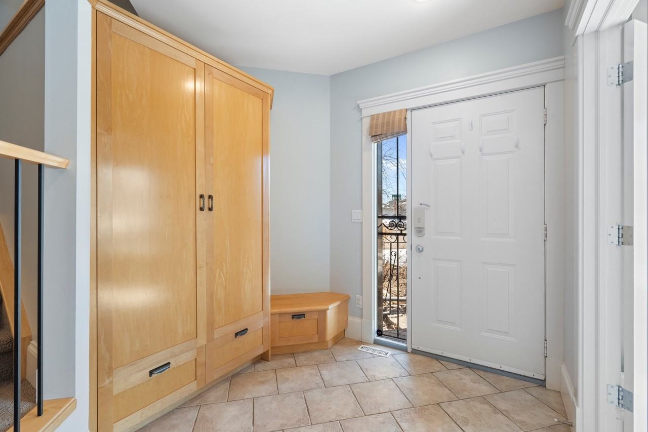 204 26 Ave Nw - Photo 4 of 50