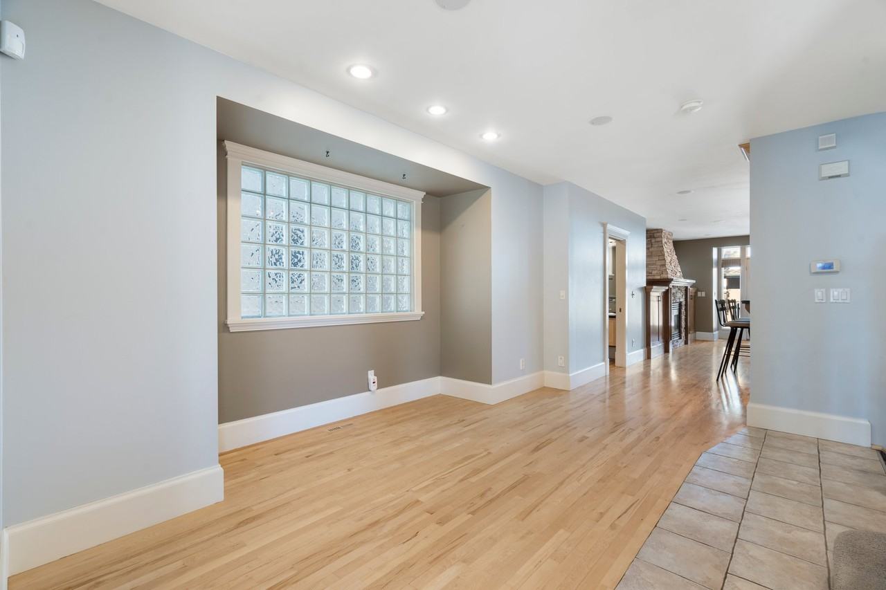 204 26 Ave Nw - Photo 7 of 50