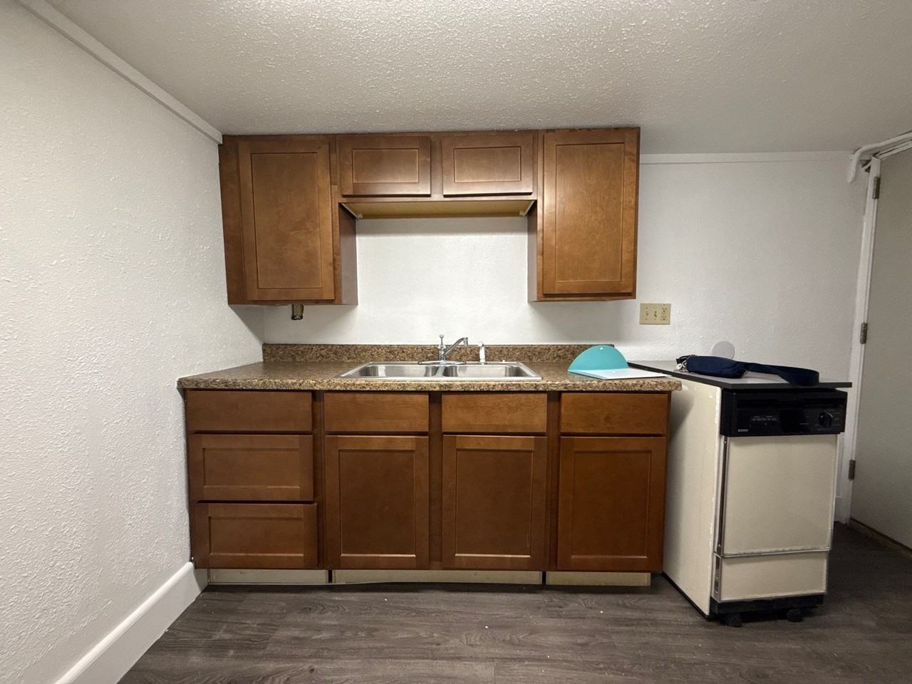 748 1/2 Cook AveUnit B #2 - Photo 2 of 12