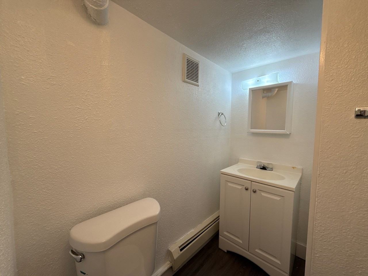 748 1/2 Cook AveUnit B #2 - Photo 6 of 12