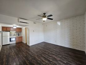Hampton Court Apartments - Photo 1 of 1
