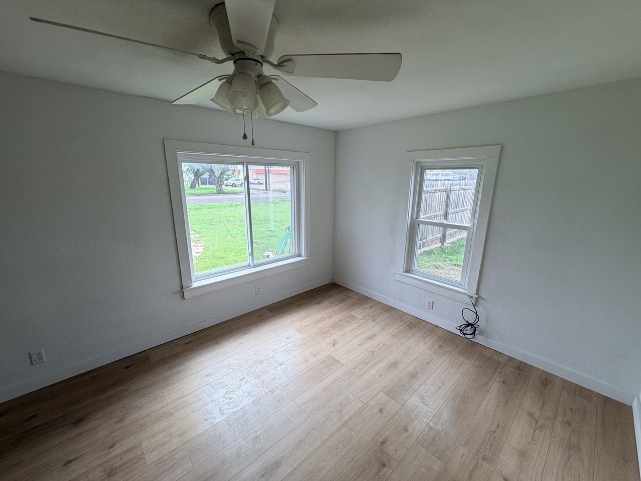 421 N Archer St #1 - Photo 3 of 18