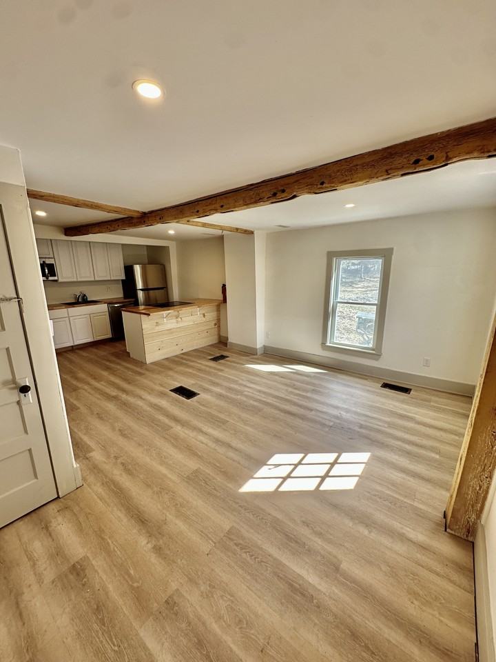 1080 S Main St #1 - Photo 3 of 9