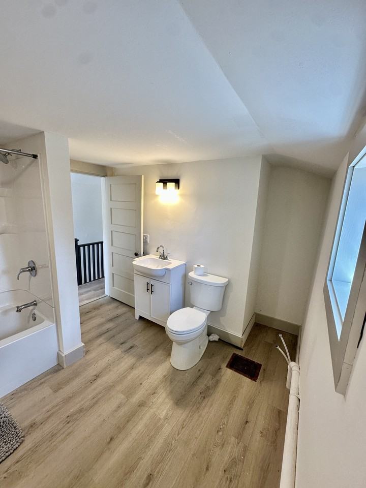 1080 S Main St #1 - Photo 6 of 9