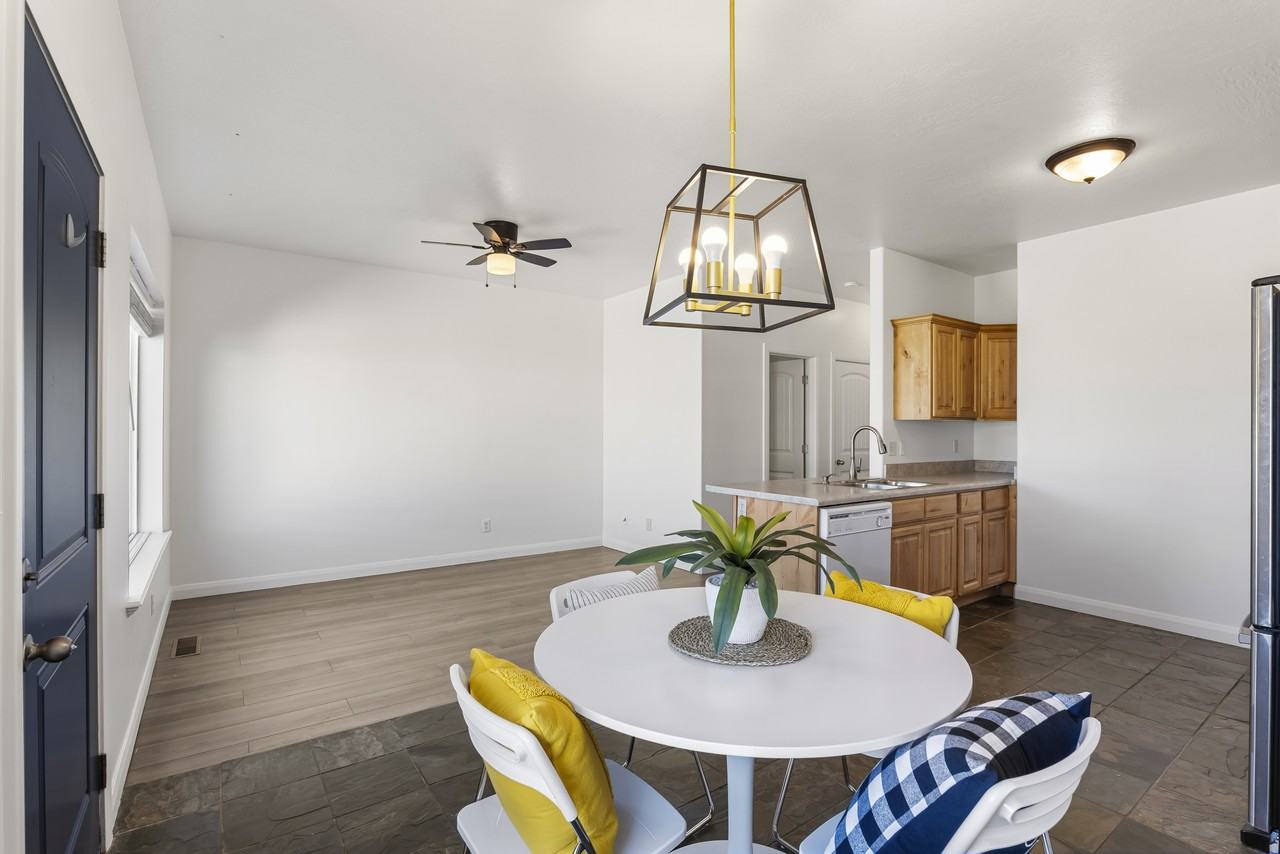 2037 E Cedar Trails Way #1 - Photo 3 of 34