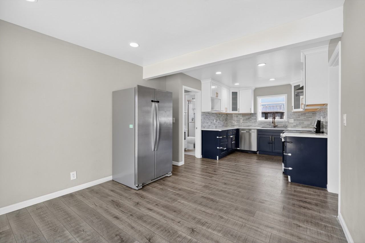 42645 Newport Dr #1 - Photo 5 of 10