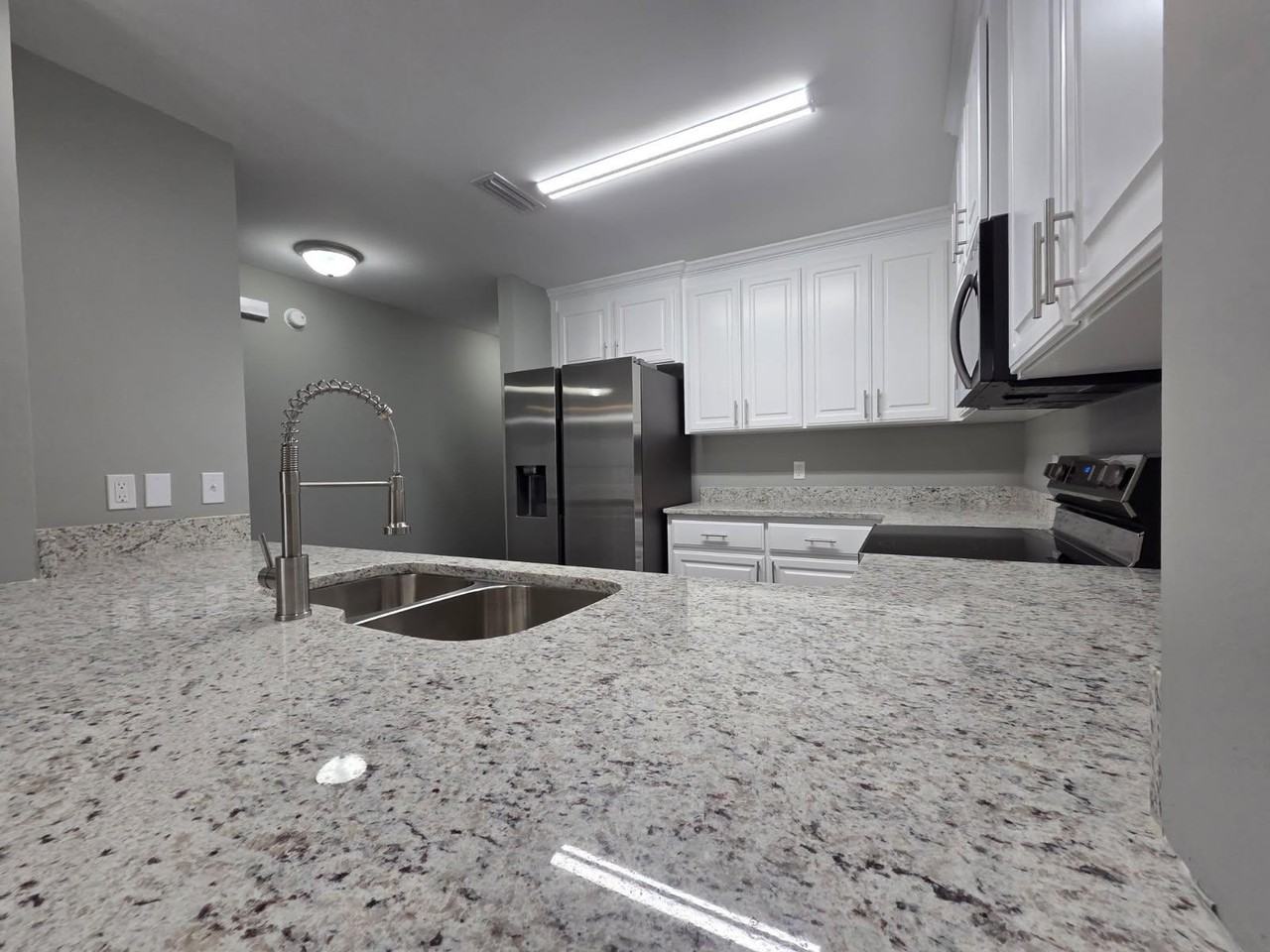 1779 Jordon Ave #4 - Photo 3 of 8