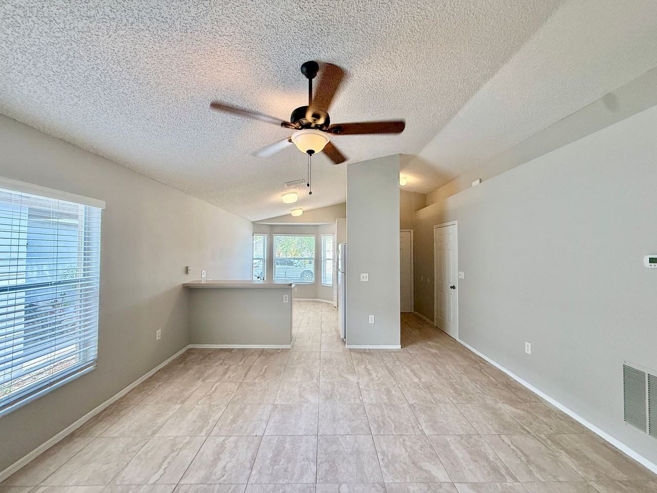 1114 Isadore Dr - Photo 4 of 27