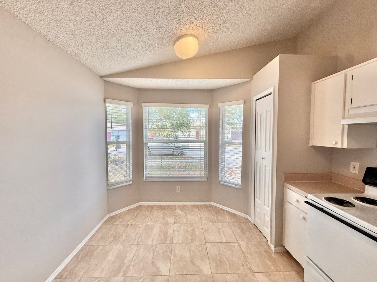 1114 Isadore Dr - Photo 5 of 27