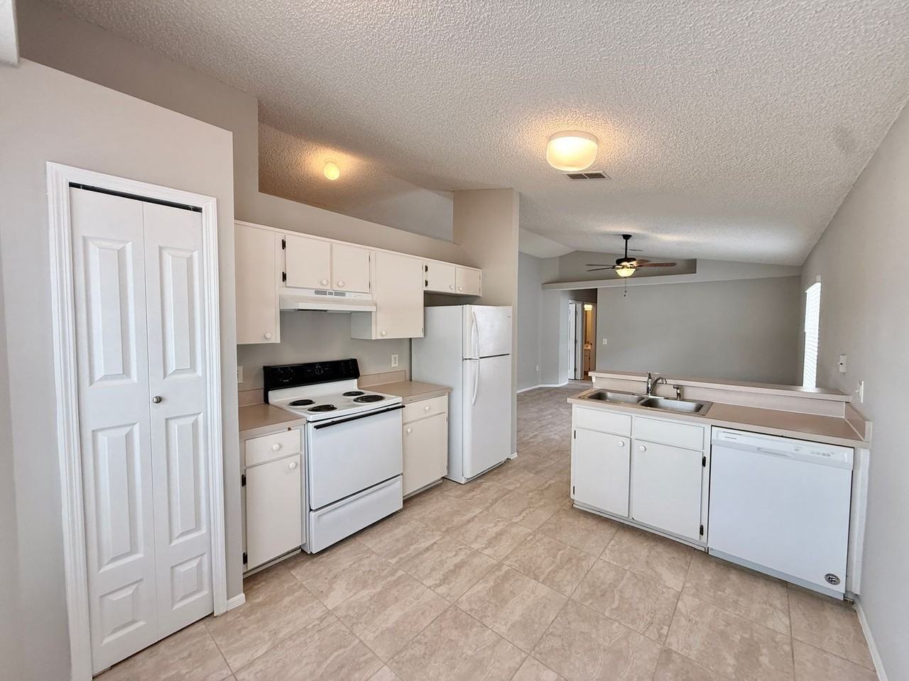 1114 Isadore Dr - Photo 6 of 27