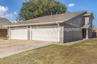 9016 9016 - 9020 N Rockwell Dr - 9020 #9020 - Photo 1 of 1