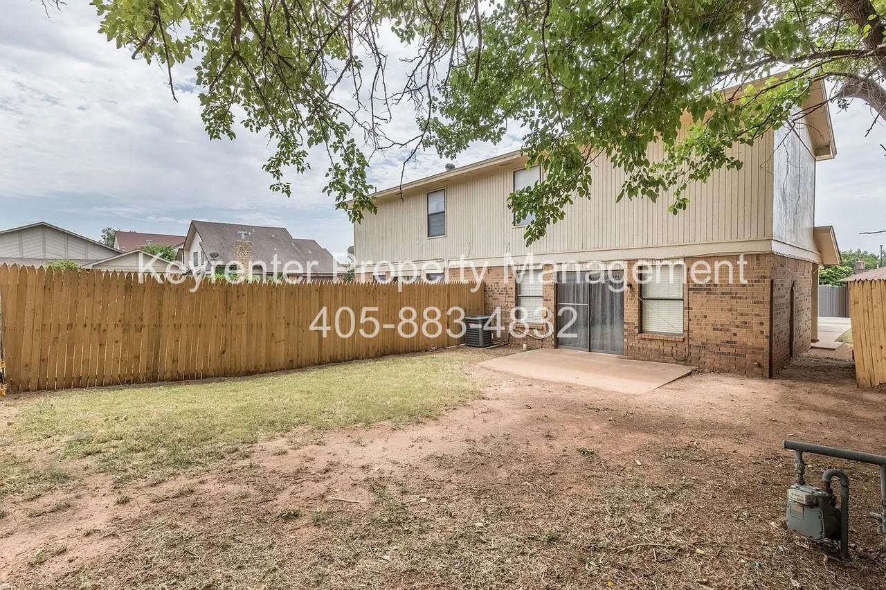 9016 9016 - 9020 N Rockwell Dr - 9020 #9020 - Photo 3 of 20