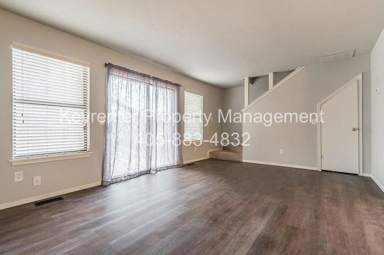 9016 9016 - 9020 N Rockwell Dr - 9020 #9020 - Photo 6 of 20