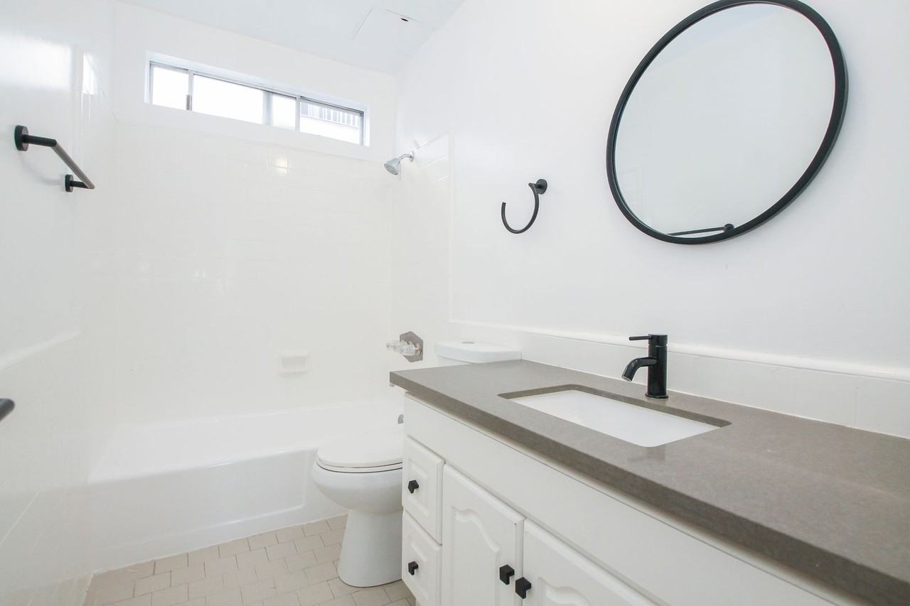 4378 W. 138th St. - Photo 3 of 33