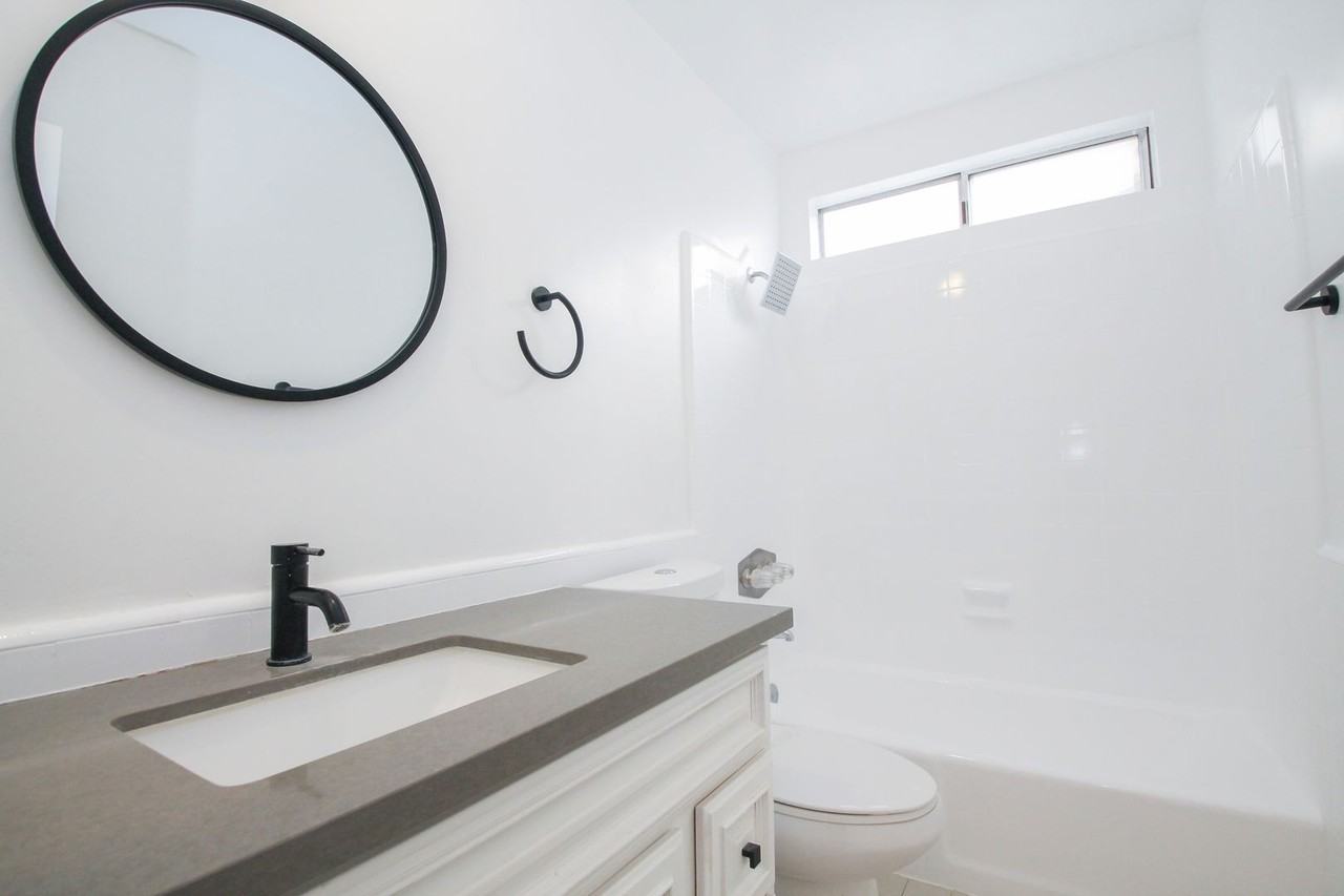 4378 W. 138th St. - Photo 6 of 33