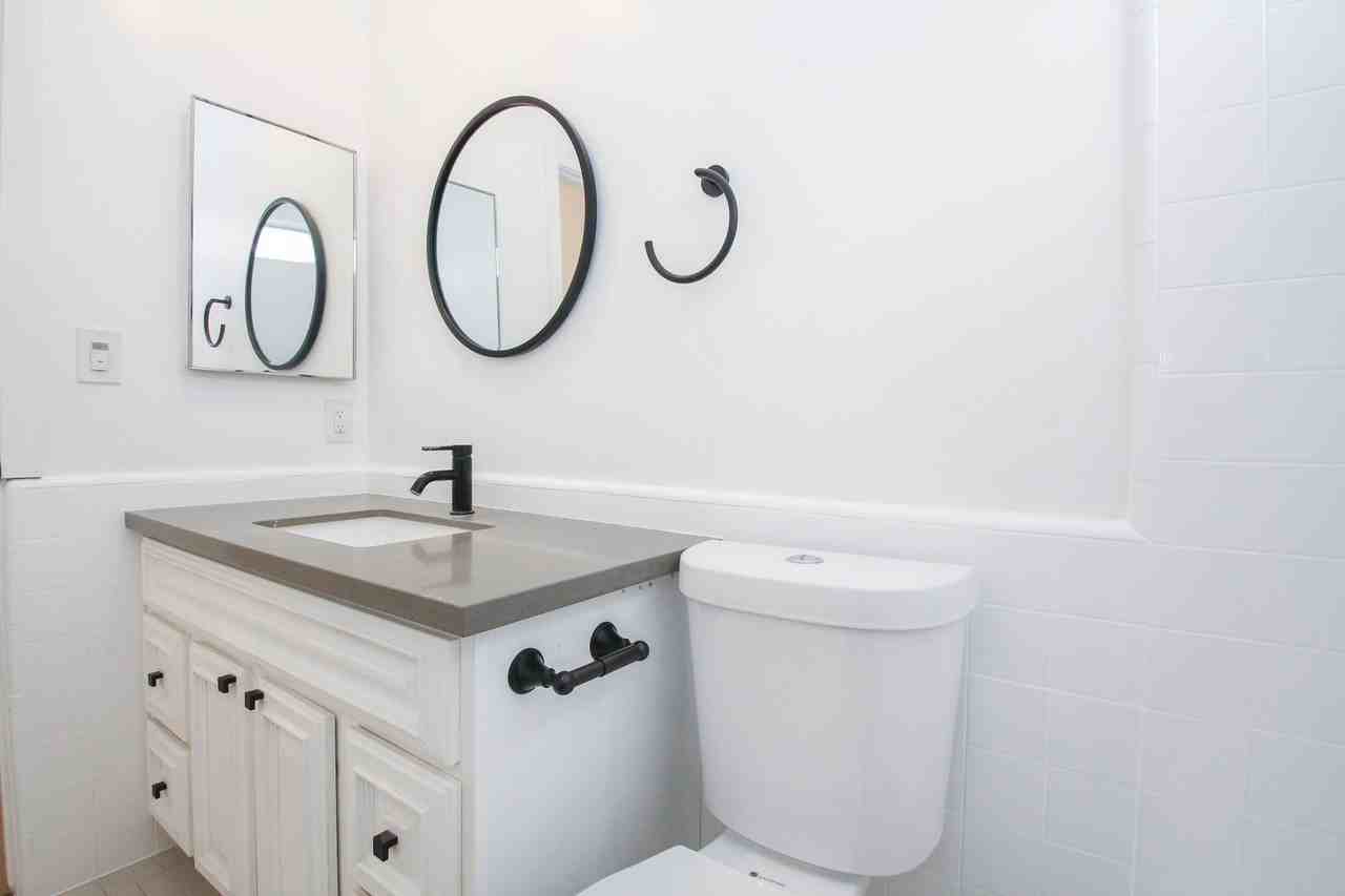 4378 W. 138th St. - Photo 7 of 33