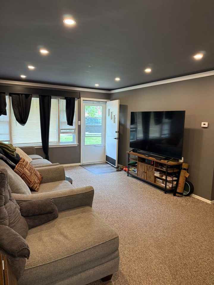 1537 Hartford Rd - Photo 4 of 18