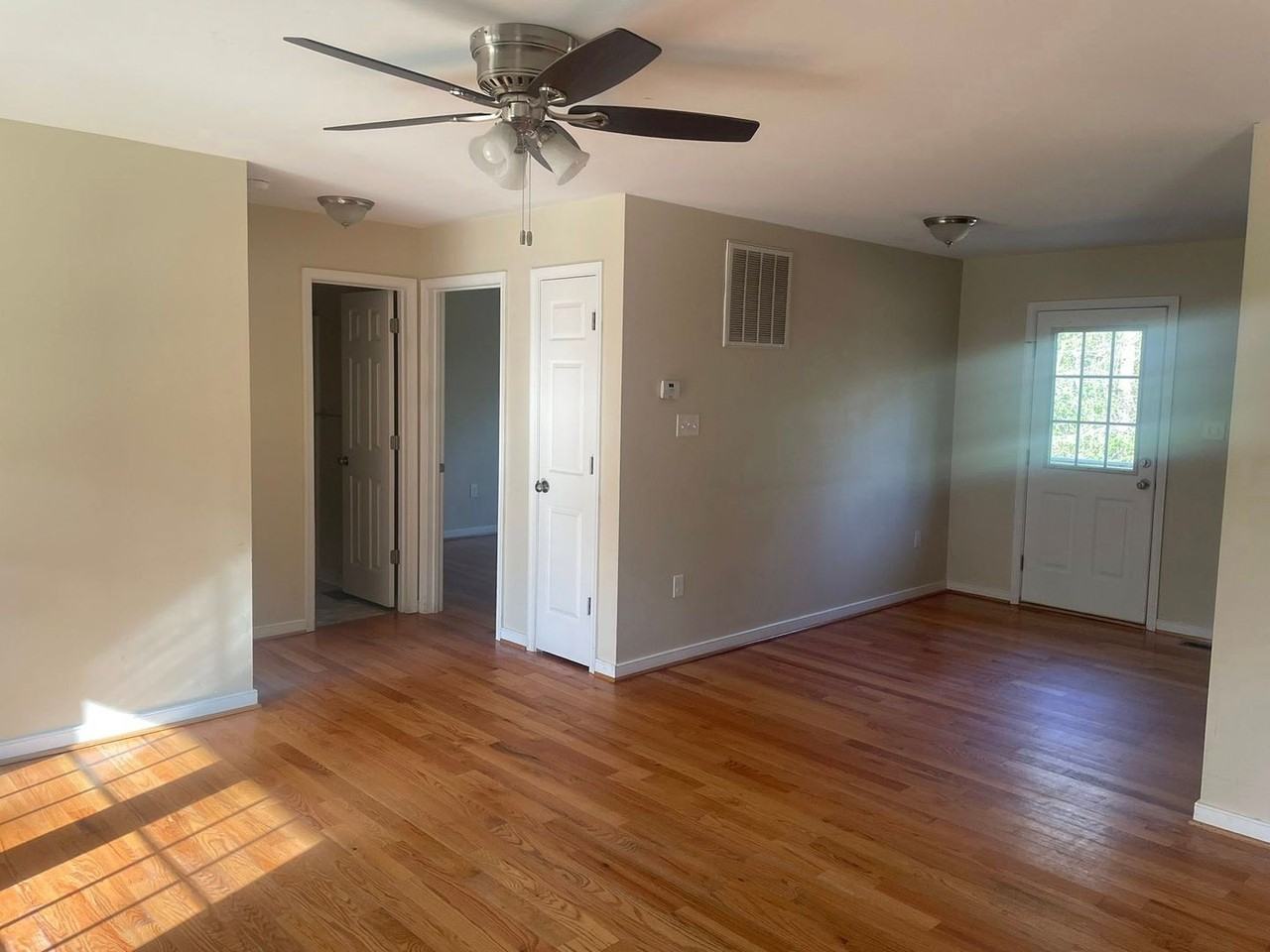 9050 Northwood Dr - Photo 2 of 7