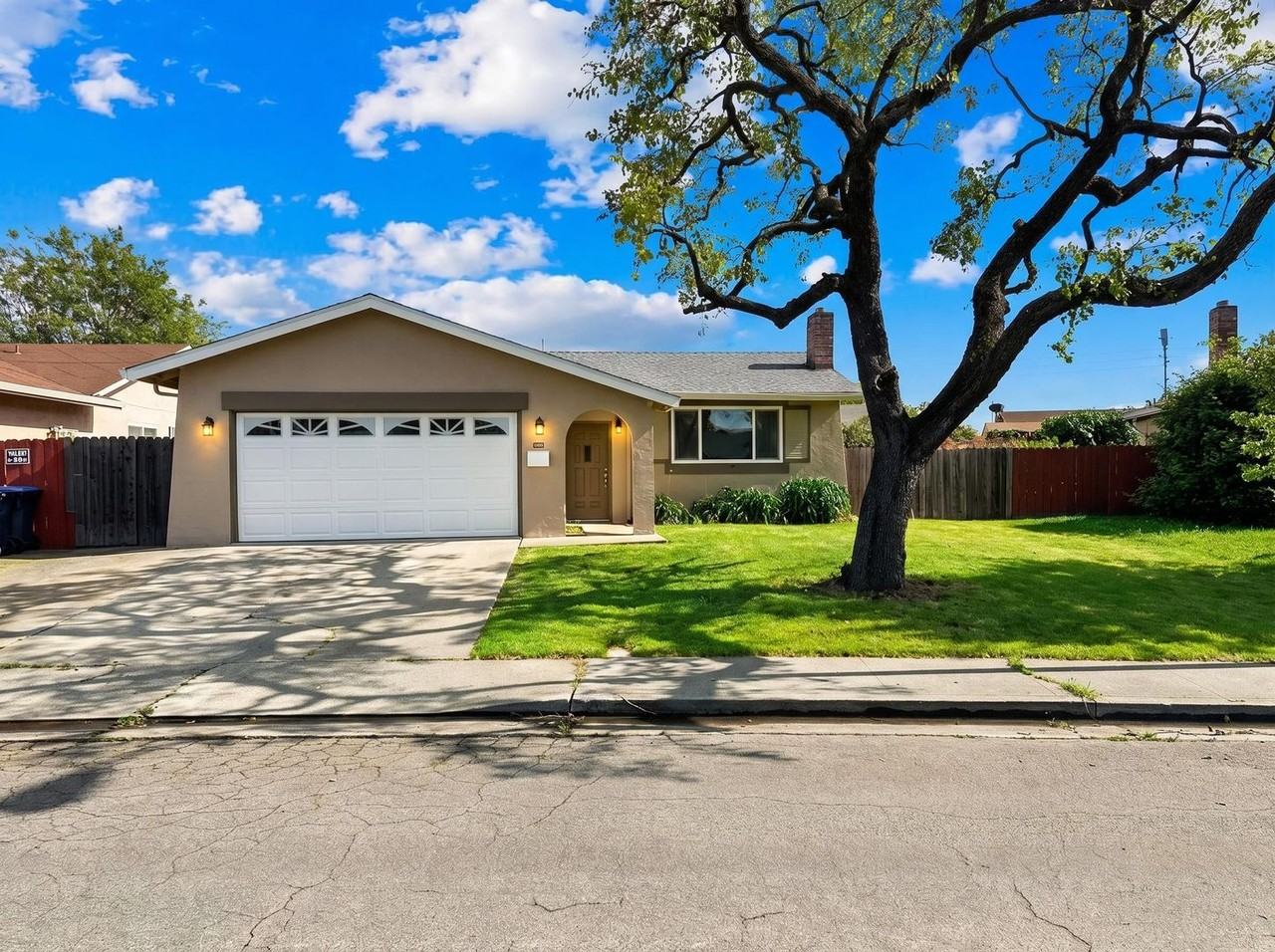 1037 Mockingbird Ln