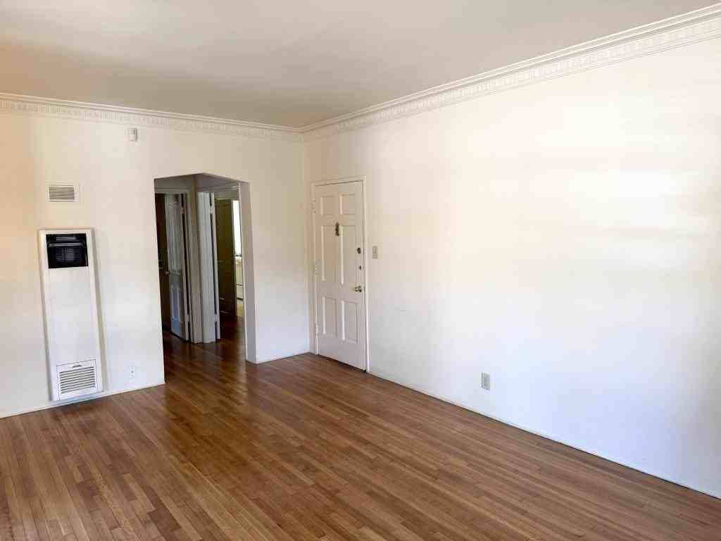 5400 Franklin Ave - Photo 3 of 30