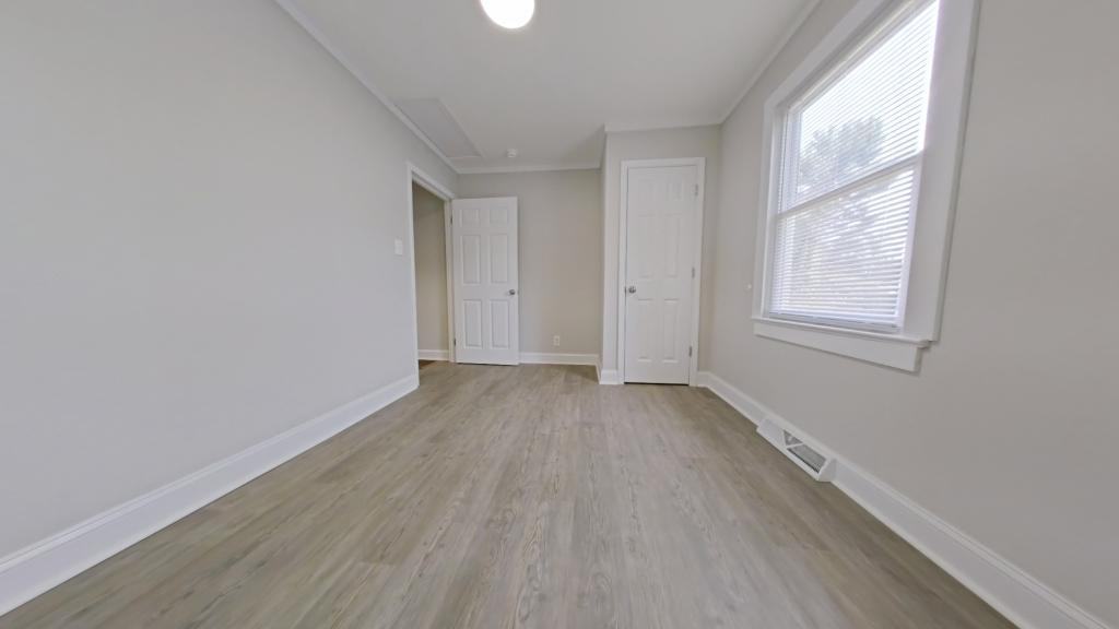 414 E Peachtree Dr - Photo 5 of 8