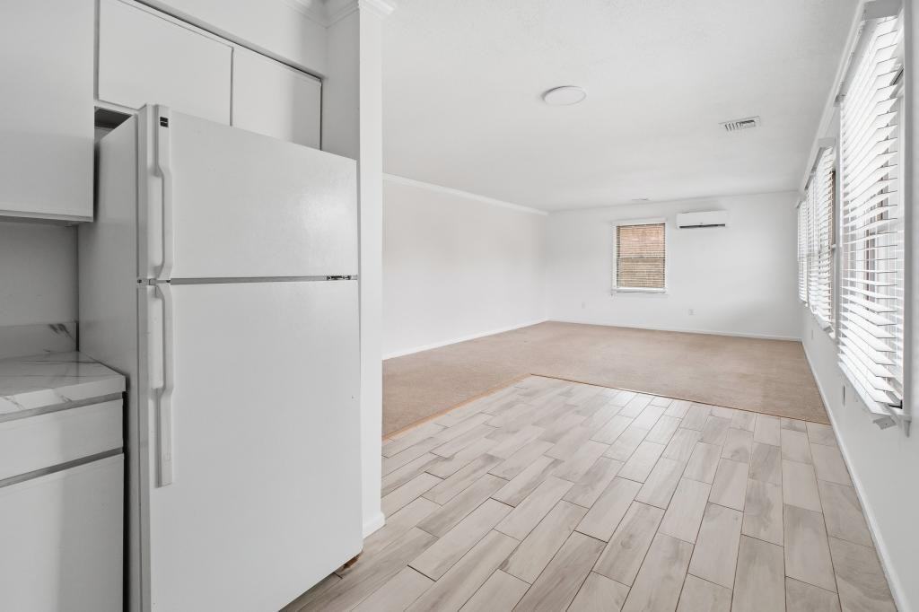 100 Quarry Rd - Photo 2 of 15
