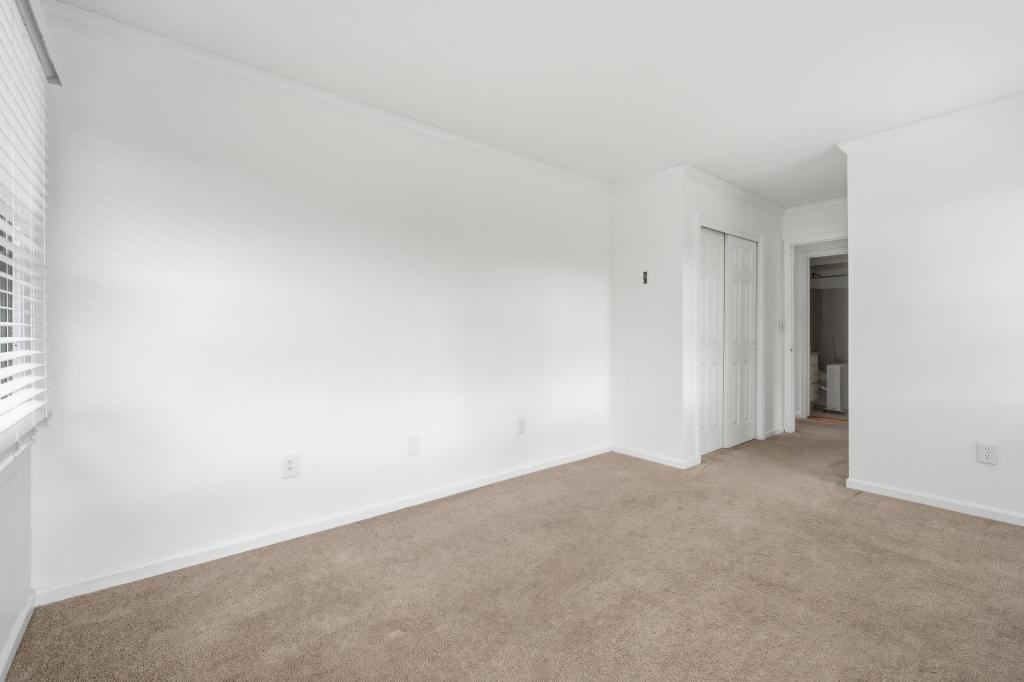 100 Quarry Rd - Photo 4 of 15