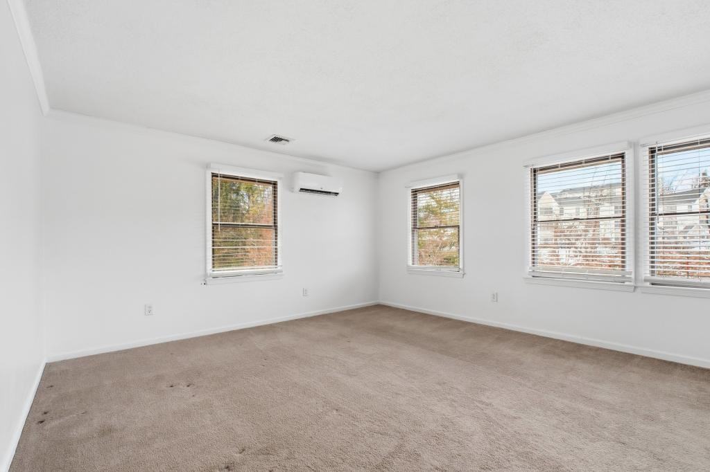 100 Quarry Rd - Photo 7 of 15