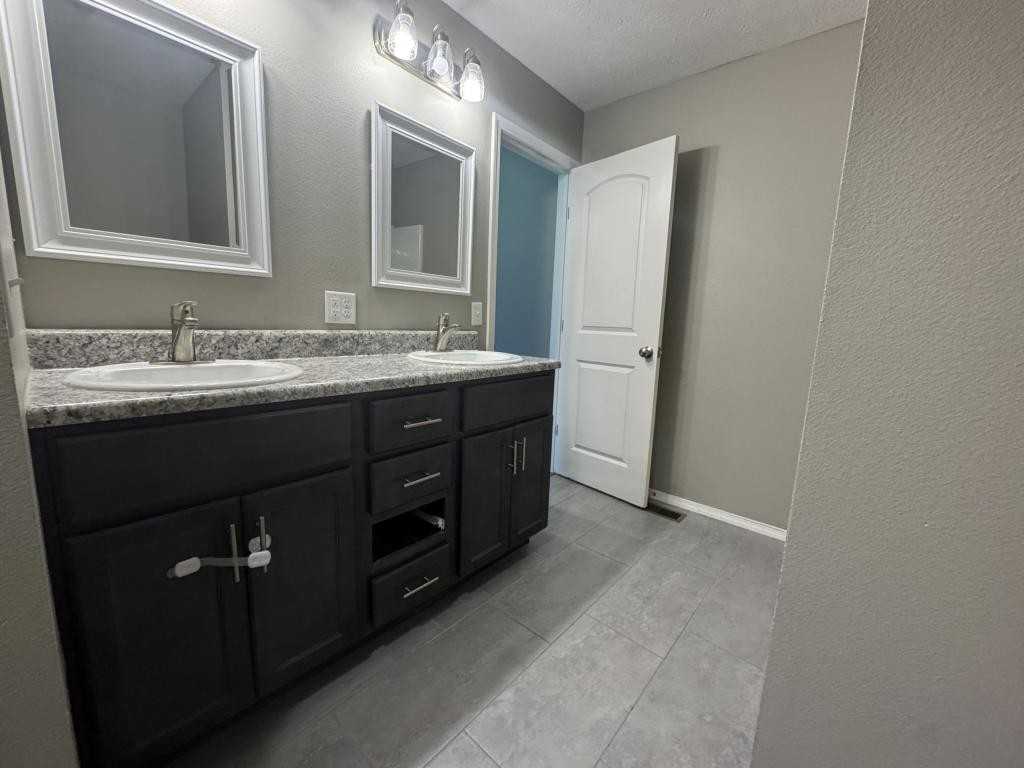 5849 S Geranium Ln - Photo 5 of 23