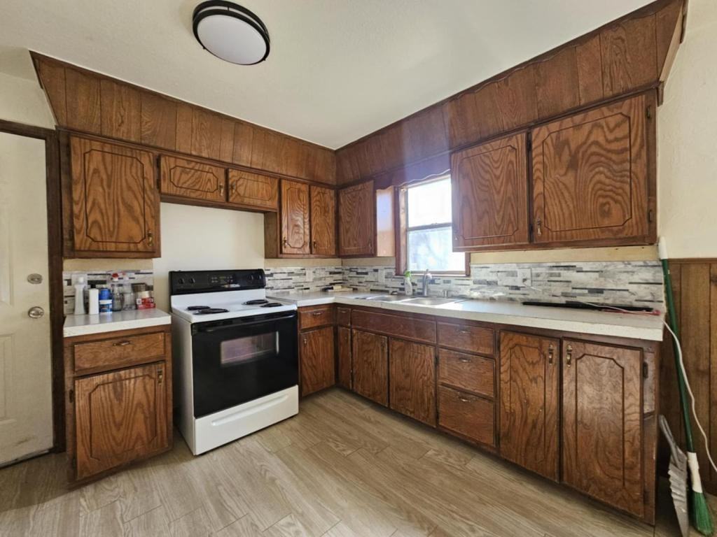 517 E Vinita Ave - Photo 5 of 22