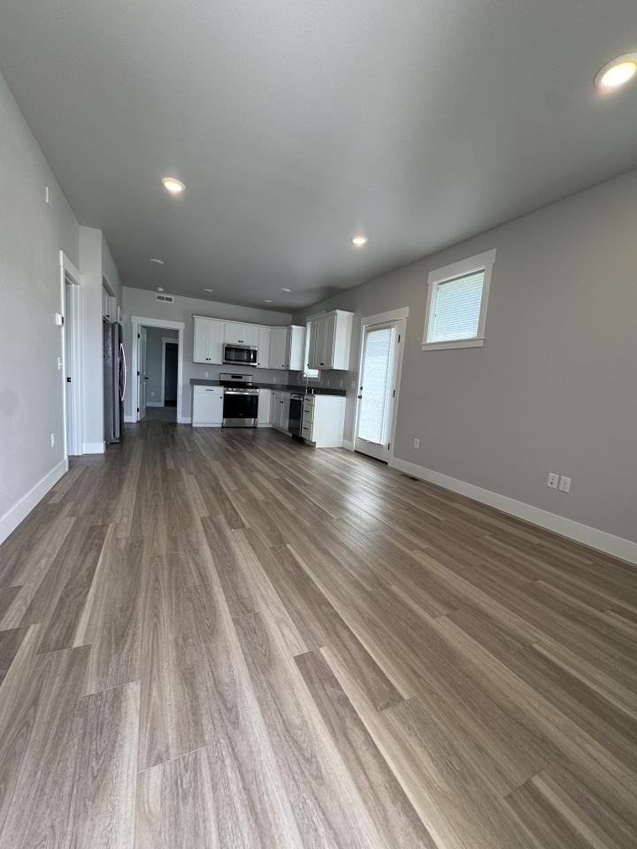 1757 St George Blvd - Photo 2 of 10