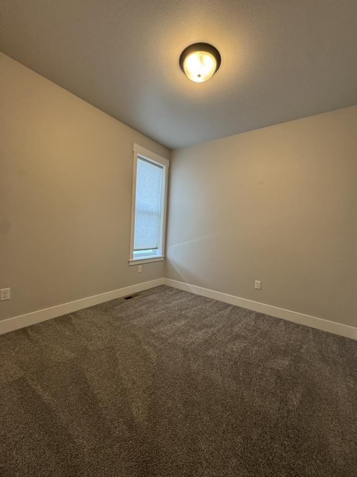 1757 St George Blvd - Photo 4 of 10