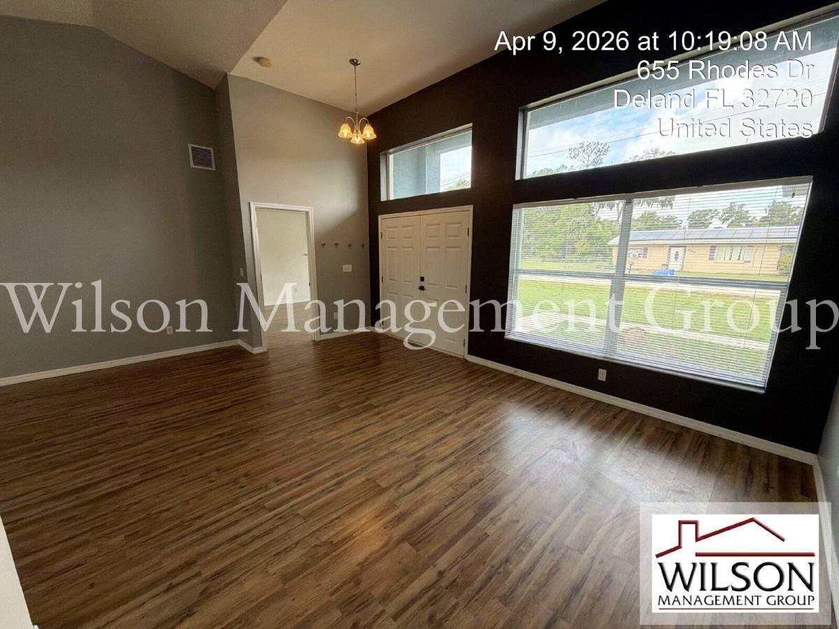655 Rhodes Dr - Photo 3 of 10