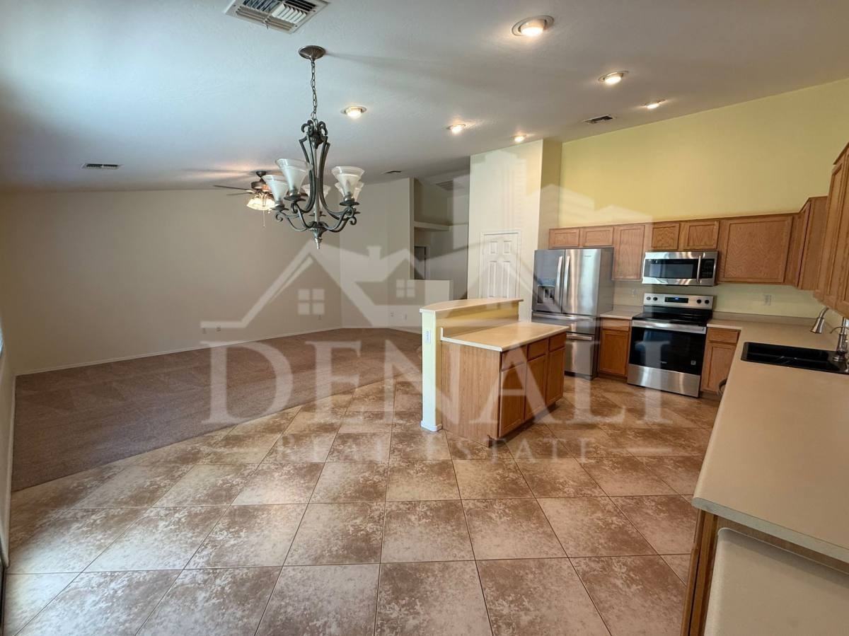 1845 E Aloe Pl - Photo 2 of 10