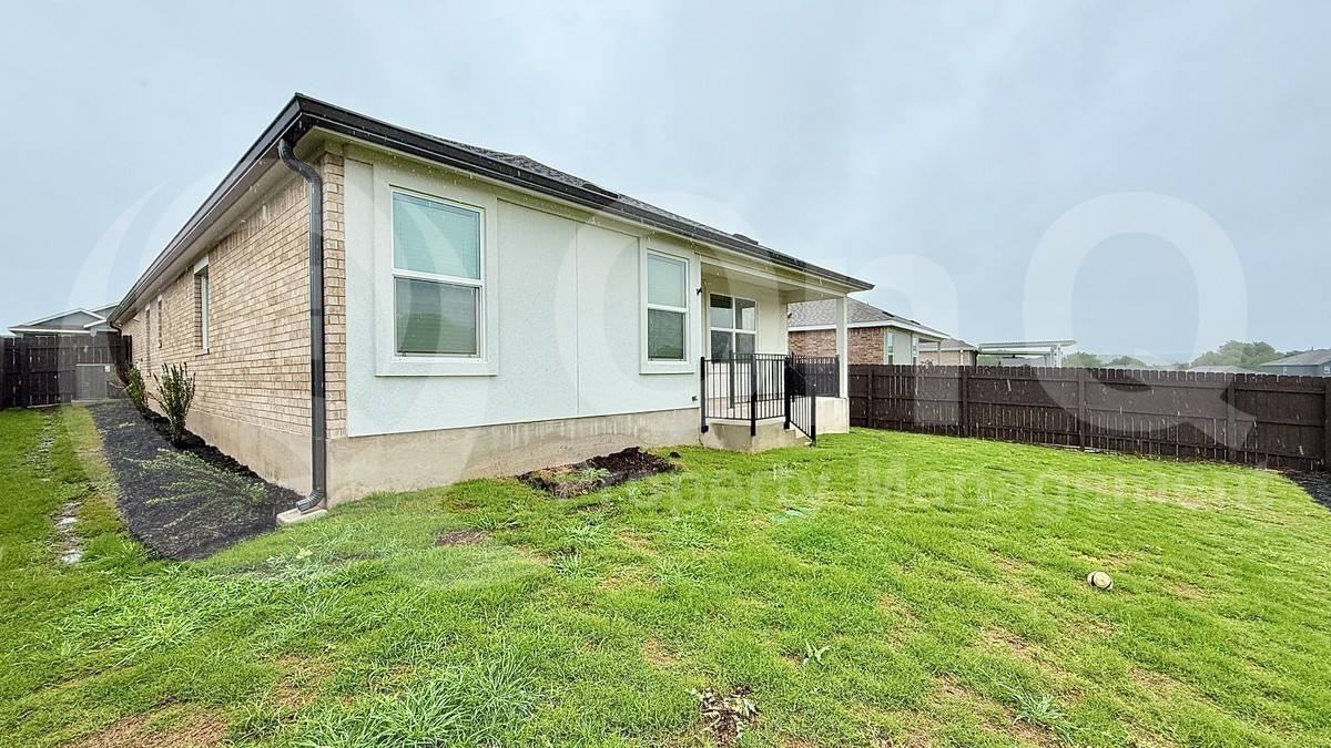 2528 Four Waters Loop - Photo 3 of 5